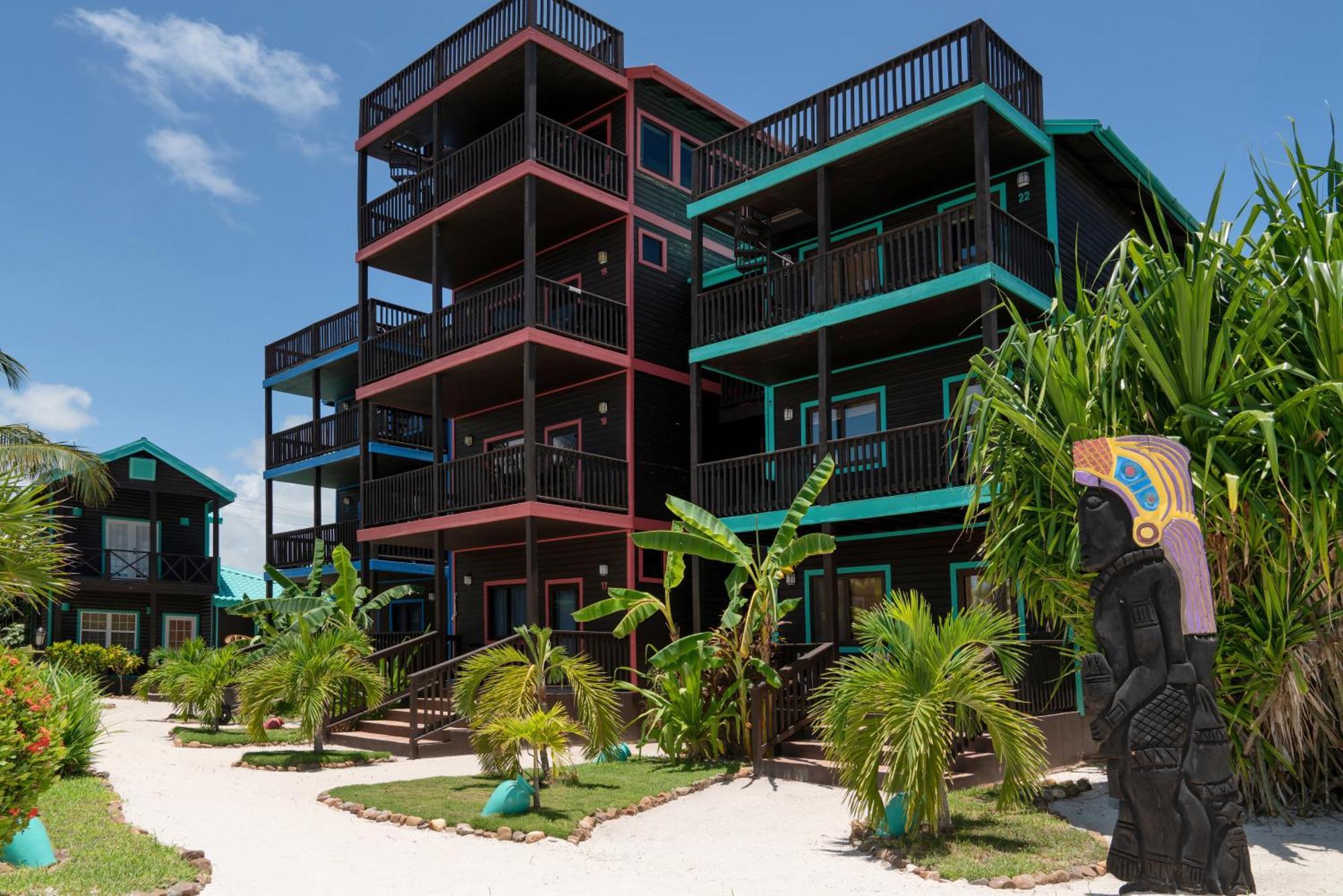 X'Tan Ha- The Waterfront Hotel San Pedro  Buitenkant foto