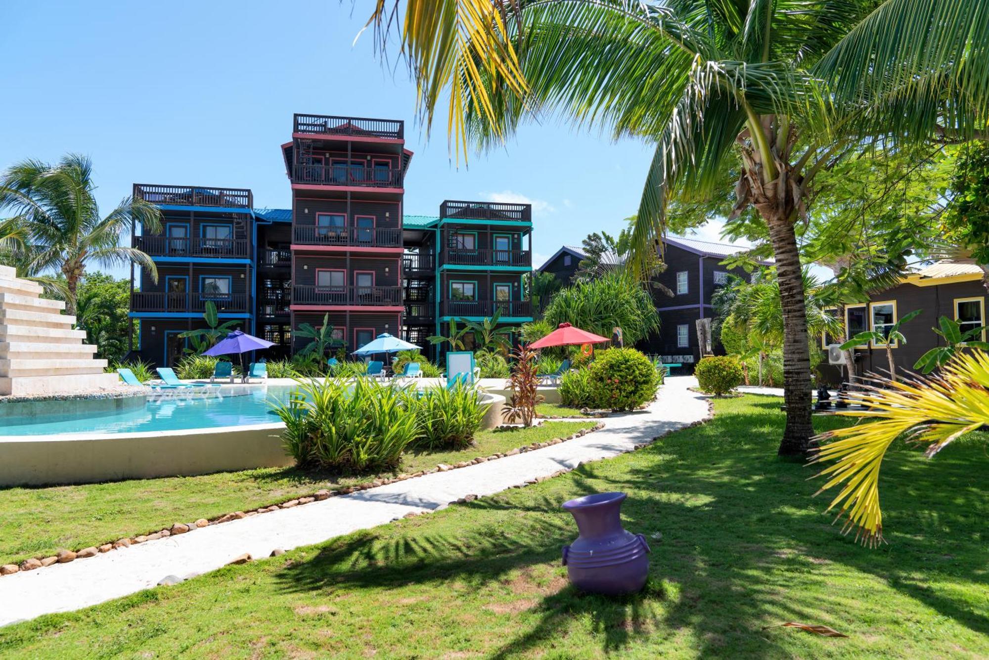 X'Tan Ha- The Waterfront Hotel San Pedro  Buitenkant foto