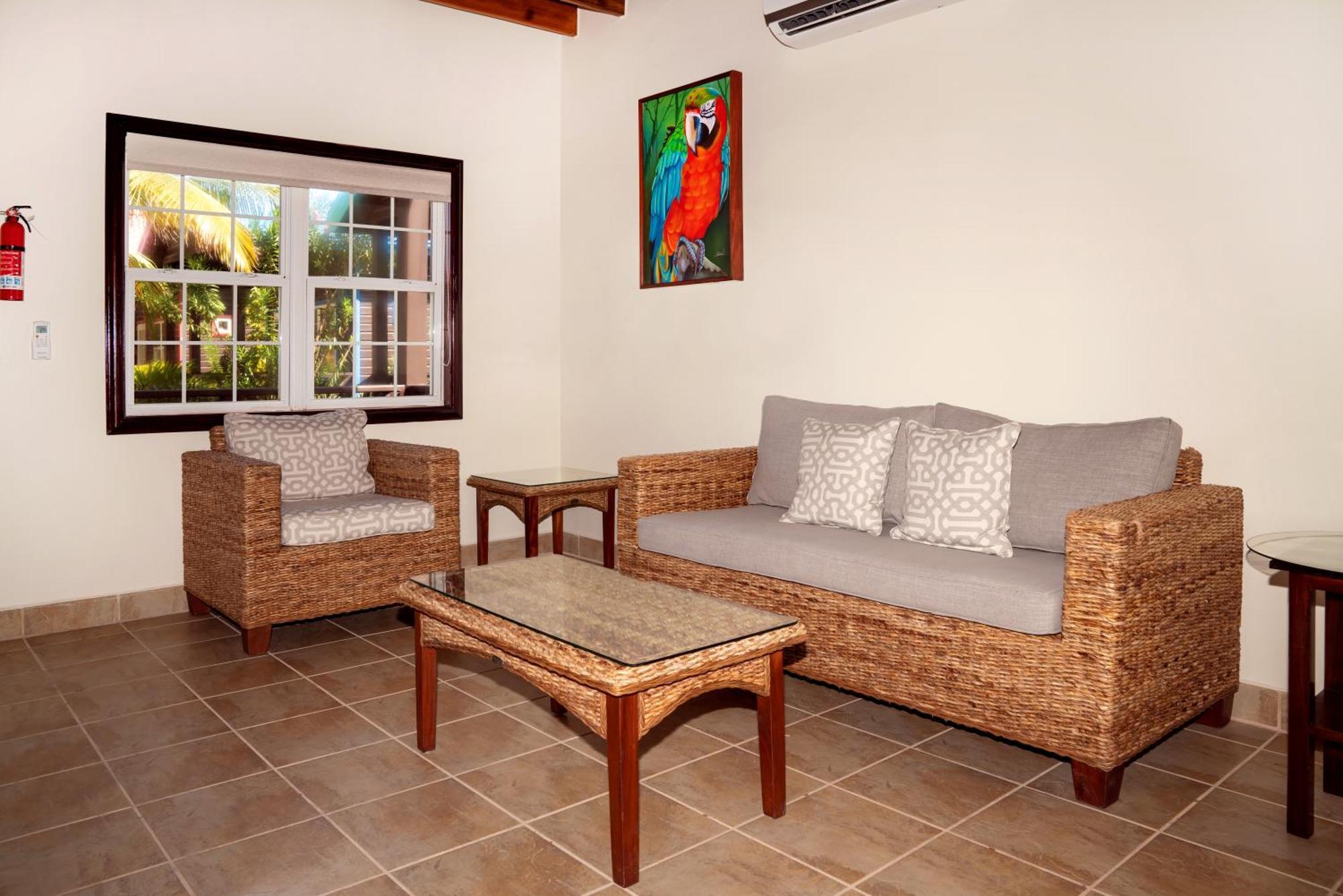 X'Tan Ha- The Waterfront Hotel San Pedro  Buitenkant foto