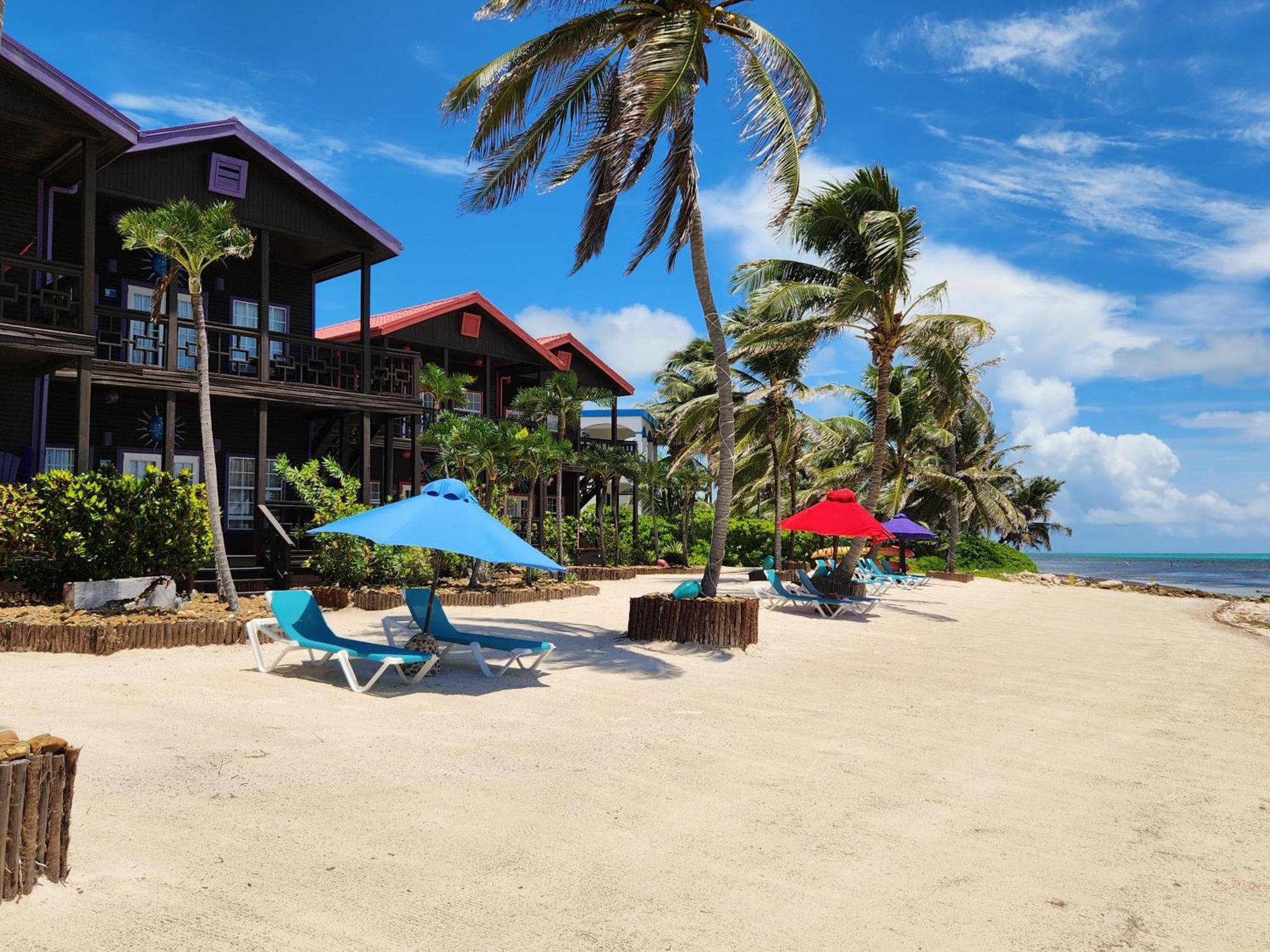 X'Tan Ha- The Waterfront Hotel San Pedro  Buitenkant foto